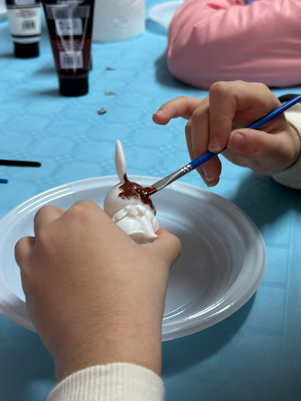 taller CupCanvas pintando figuras 3D Pokemon