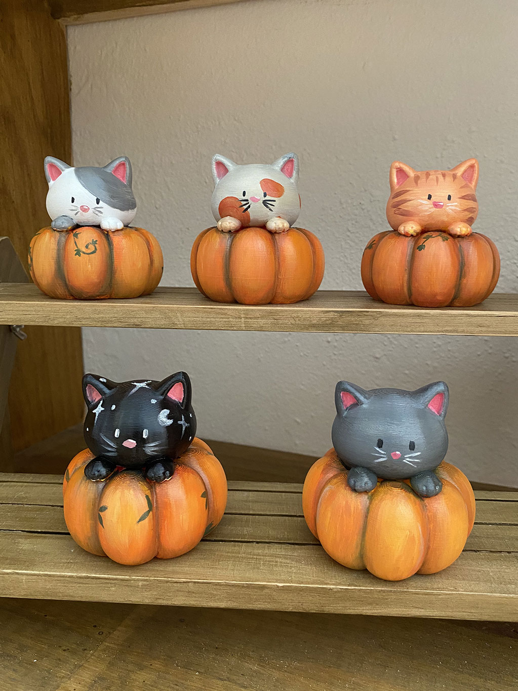 taller CupCanvas pintar figuras 3D variadas gatos